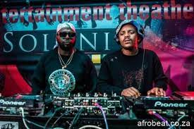 Kabza De Small & DJ Maphorisa – Msholozi Ft. Young Stunna